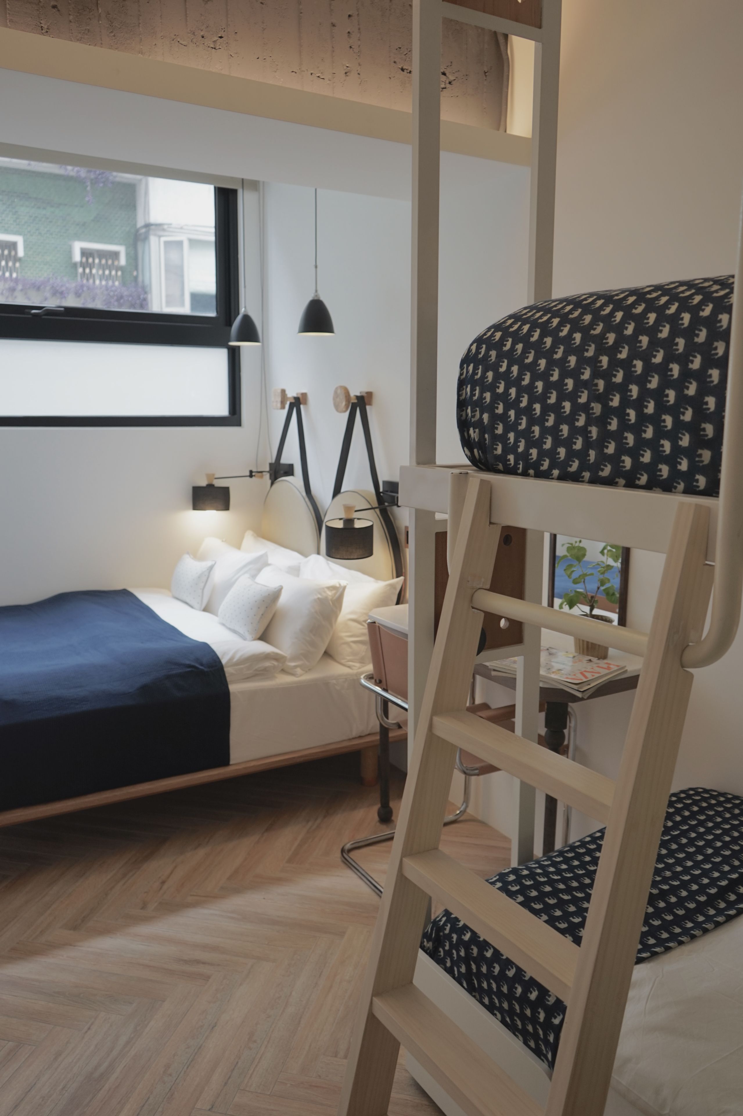 quadruple room | desk, soundproofing, iron/ironing board, free wifi