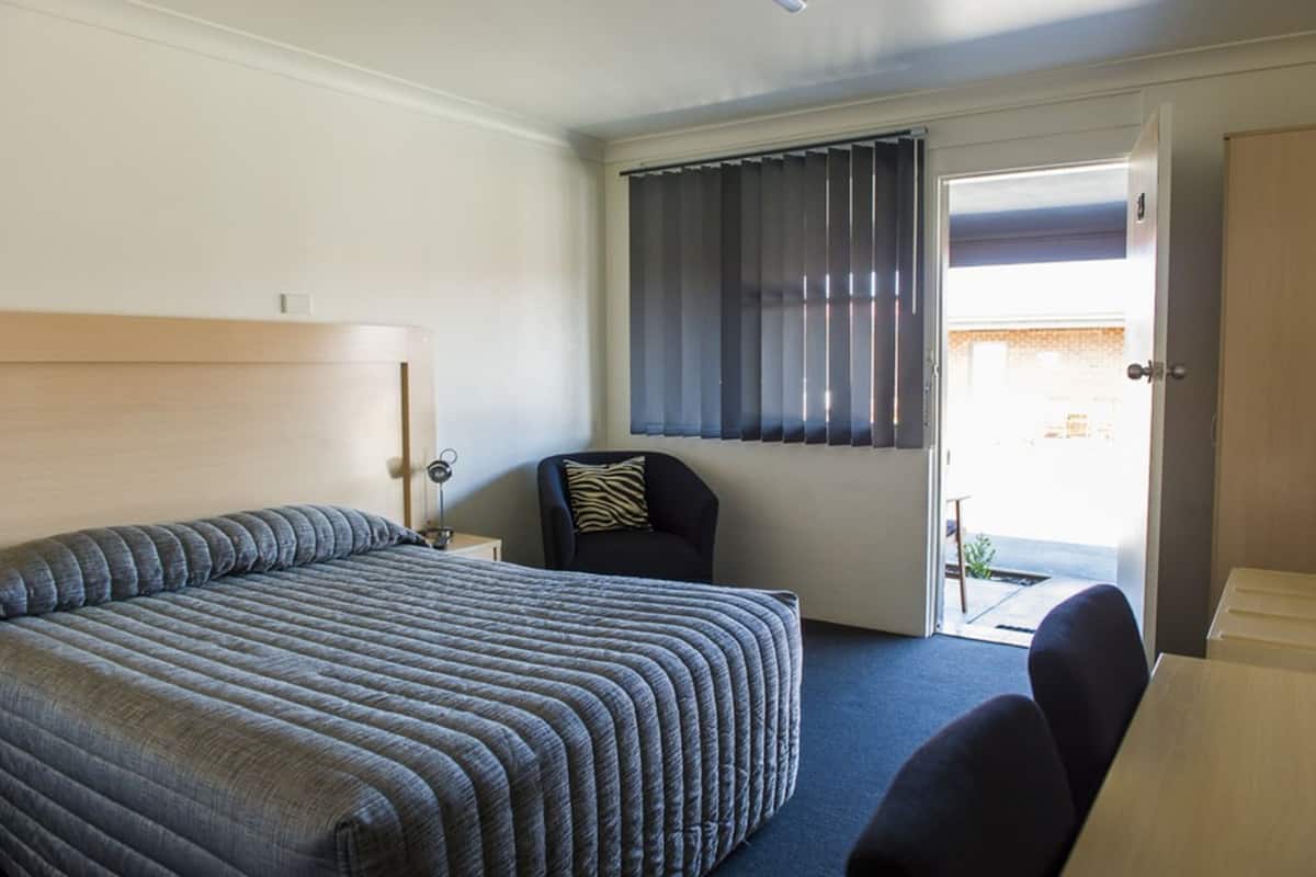Desk, iron/ironing board, cribs (surcharge), WiFi (free)