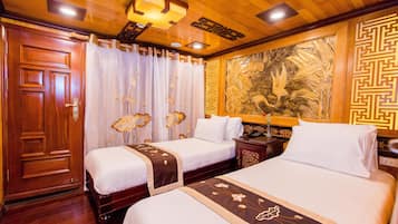 Phòng đôi hoặc 2 giường đơn Deluxe, quang cảnh biển | 2 phòng ngủ, bộ đồ giường cao cấp, nệm có lớp đệm bông, minibar