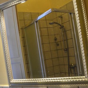 Double or Twin Room, Private Bathroom | Bathroom | Shower, free toiletries, hair dryer, bidet - Hotel Galileo (Pisa)