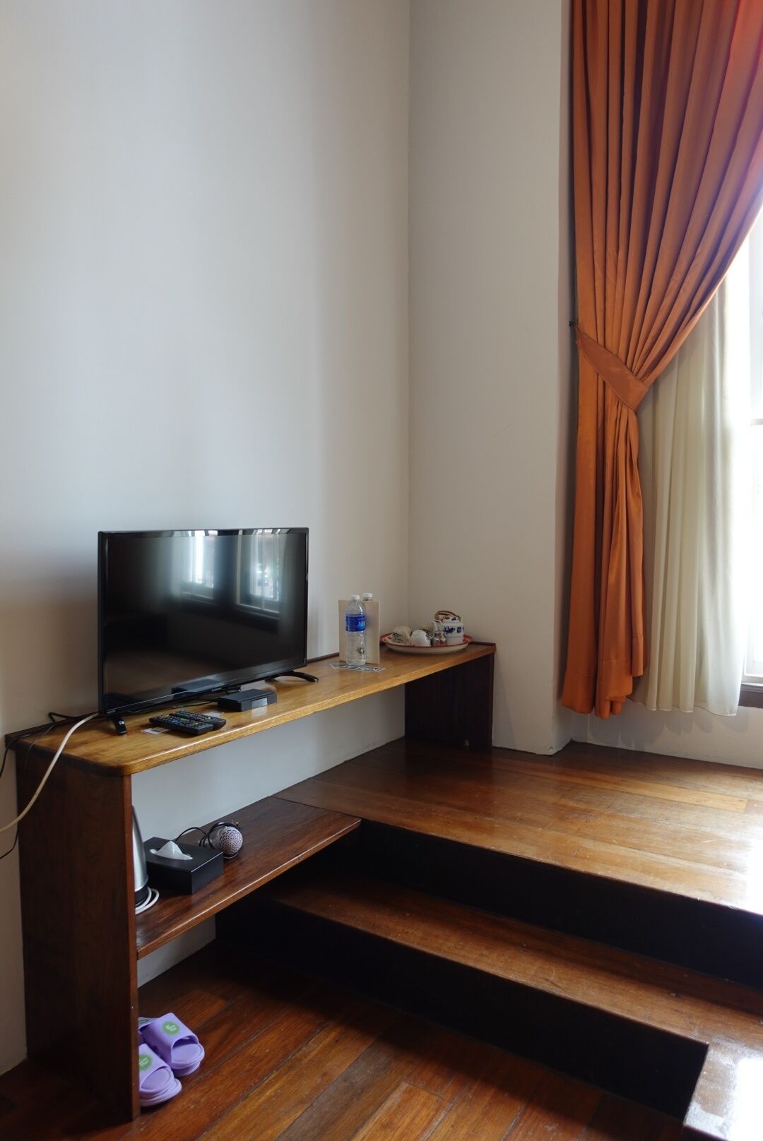 sunbird loft | 1 bedroom, desk, iron/ironing board, free wifi