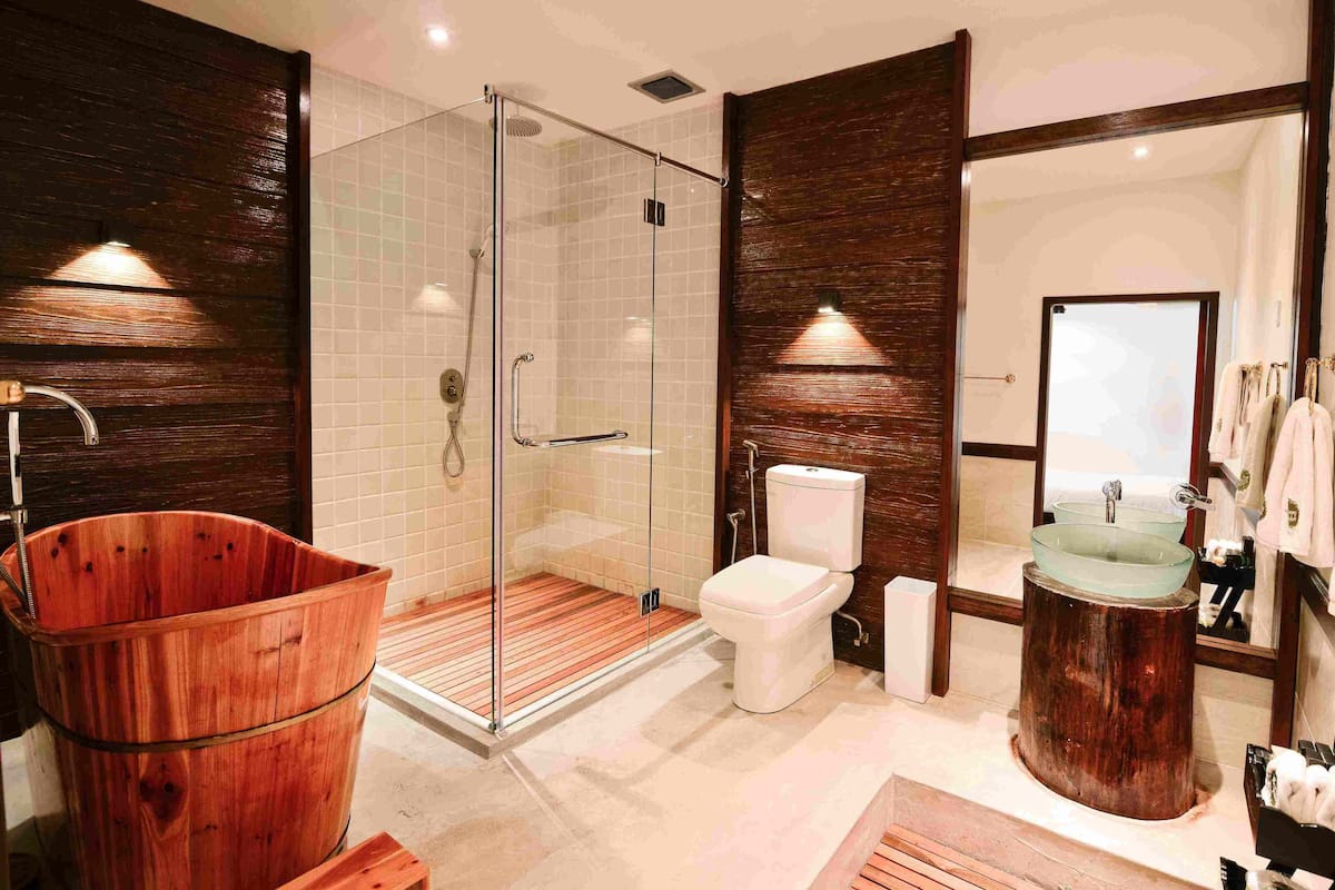 swiftlet platinum | 1 bedroom, desk, iron/ironing board, free wifi