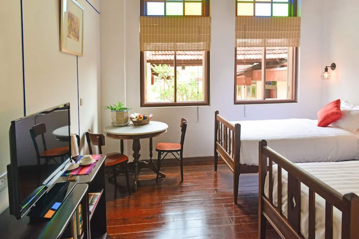 blue rumped parrot | 1 bedroom, desk, iron/ironing board, free wifi