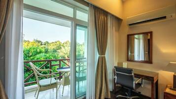 Premium-Ferienhaus, 1 Doppelbett | Blick vom Balkon