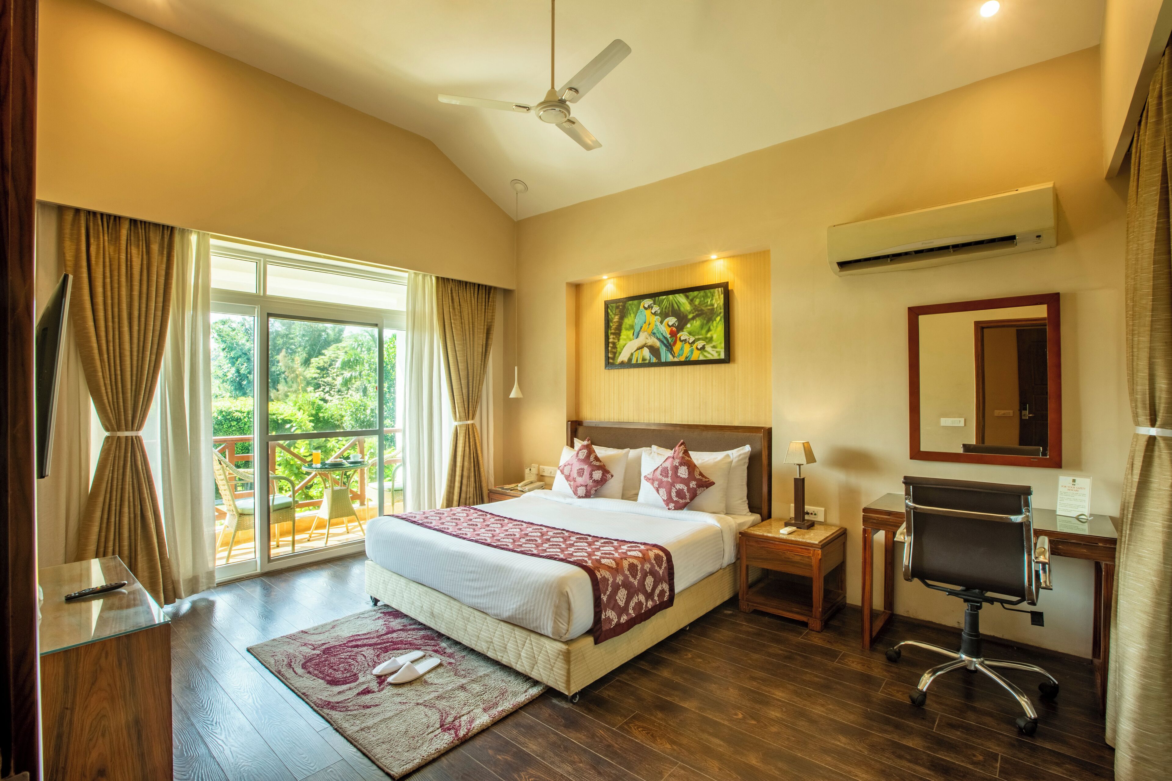 Club Cottage with Jacuzzi | Balcony view