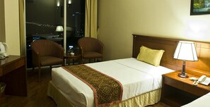 Superior Room, Sea View | Minibar, desk, rollaway beds, free WiFi - Crown Hotel (Ha Long)
