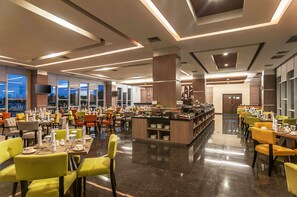 Tägliches Frühstücksbuffet (103000 IDR pro Person)