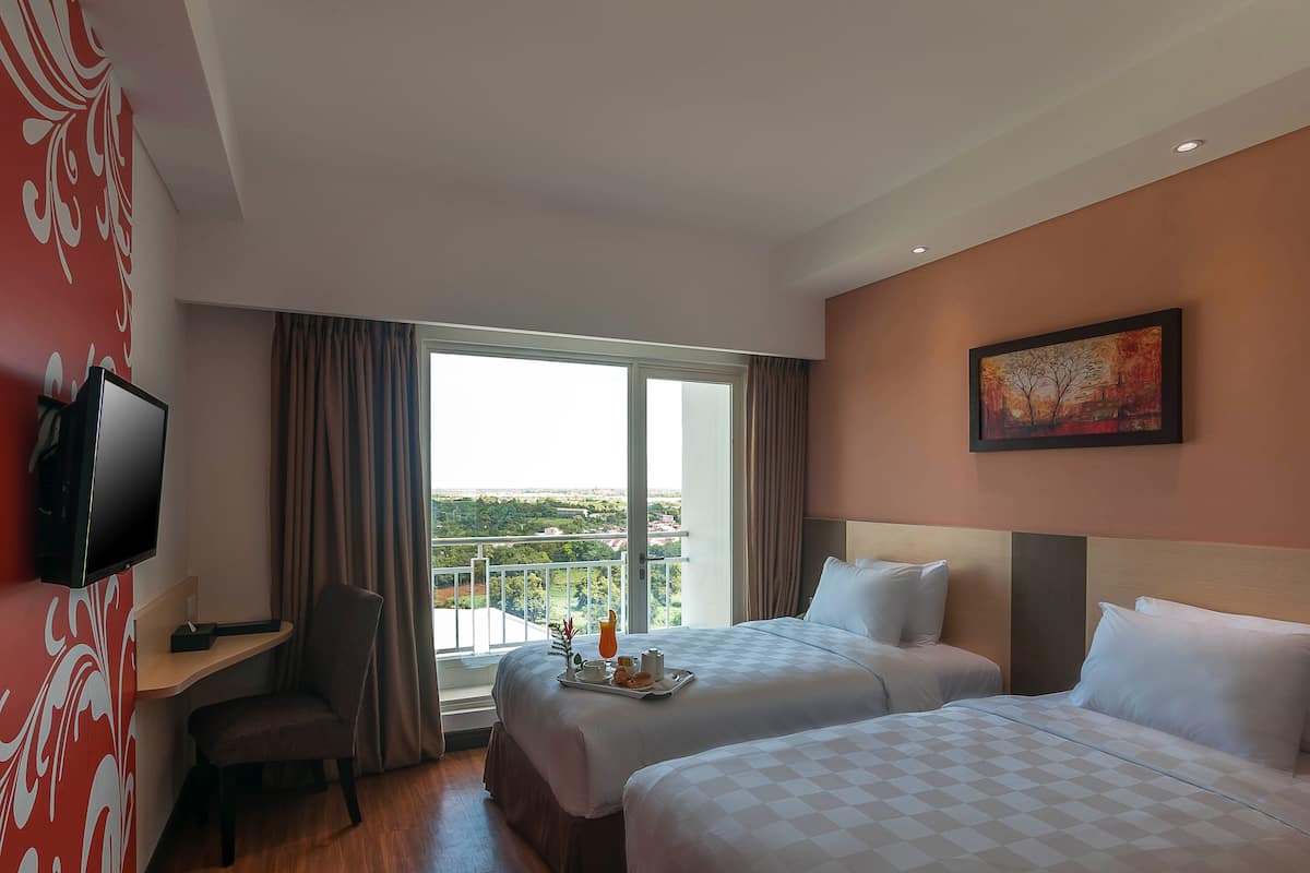 in-room safe, desk, soundproofing, rollaway beds