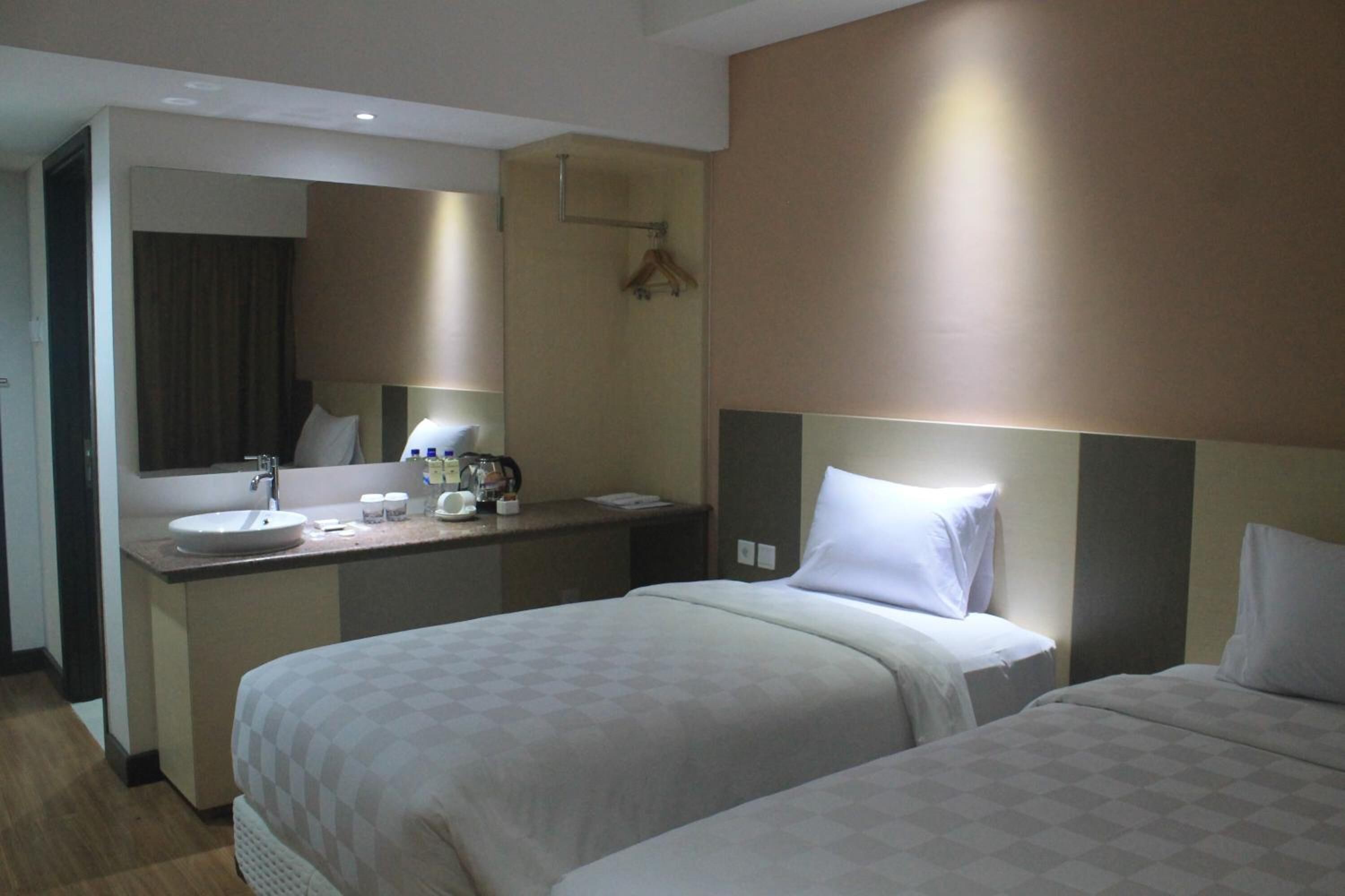 in-room safe, desk, soundproofing, rollaway beds