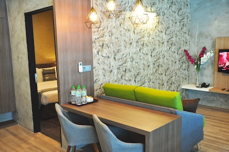 Executive Apartment, 2 Bedrooms, Kitchenette | Living area | 32-inch LED TV with premium channels, TV. Valya Hotel