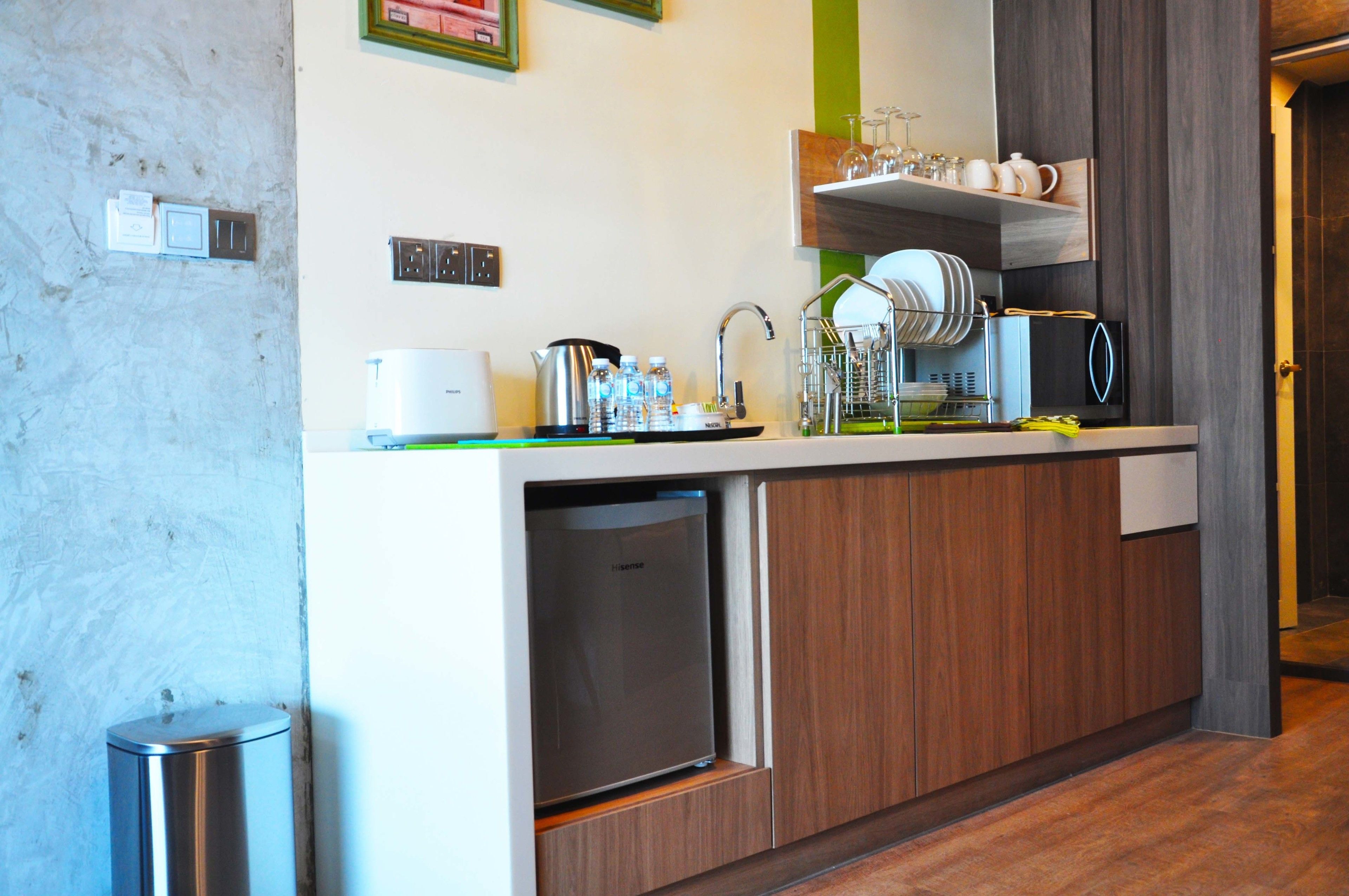 executive apartment, 2 bedrooms, kitchenette | private kitchenette | coffee/tea maker