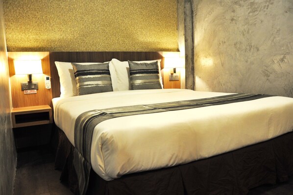 Executive Apartment, 2 Bedrooms, Kitchenette | Premium bedding, desk, blackout drapes, iron/ironing board - Valya Hotel (Ipoh)