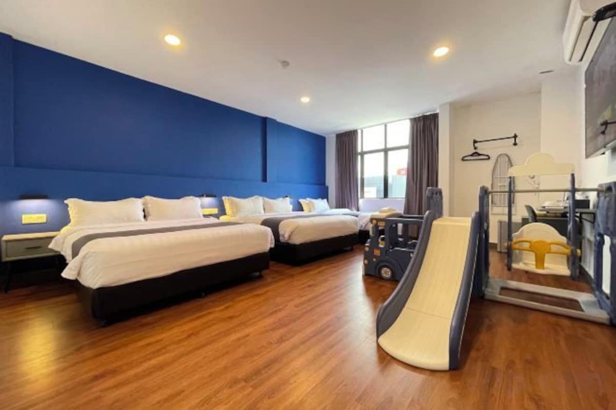Premium bedding, down duvets, desk, laptop workspace