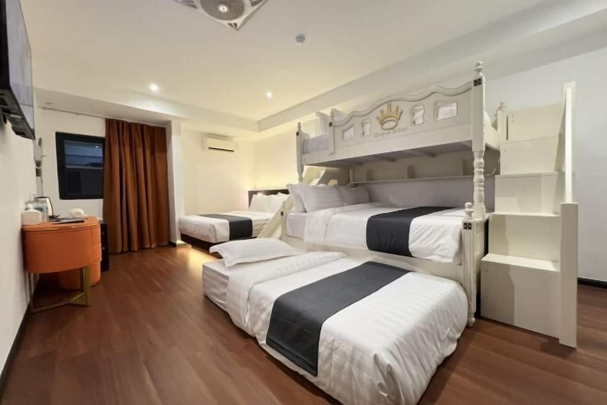 Premium bedding, down comforters, desk, laptop workspace
