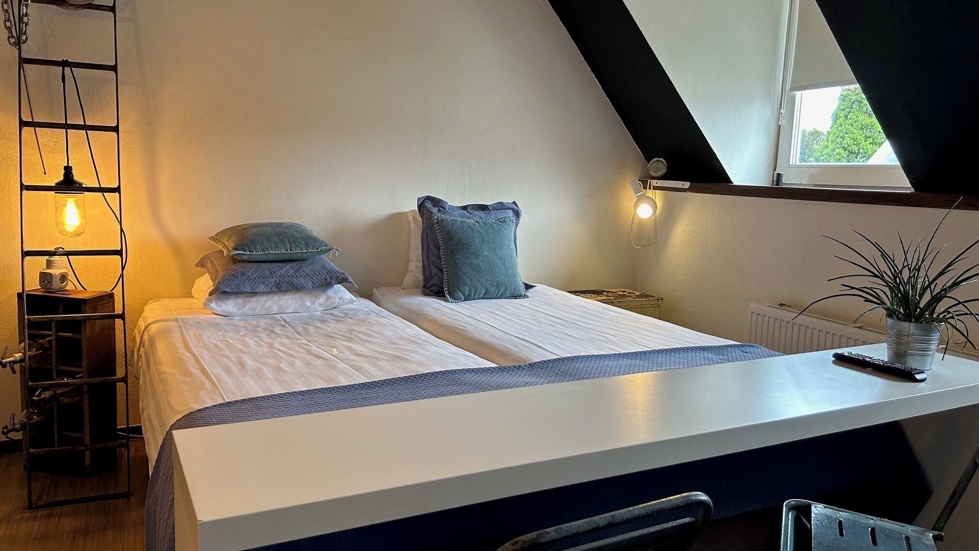 standard double room | individually decorated, individually furnished, iron/ironing board