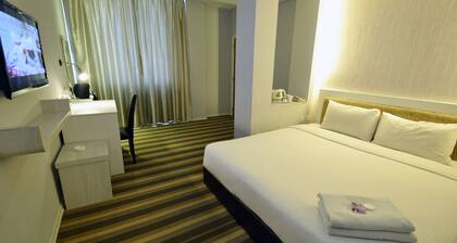 First Residence Hotel