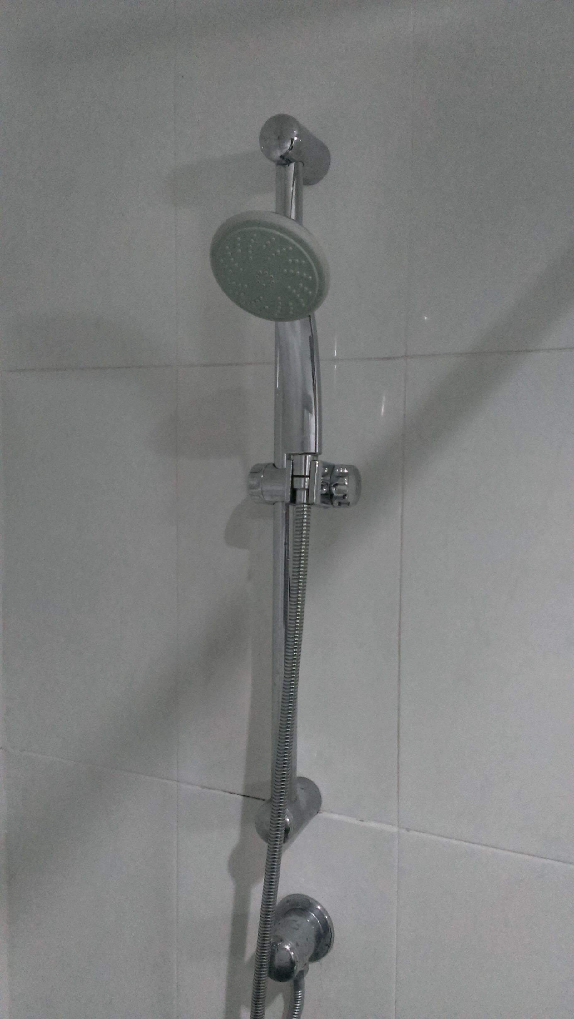 Shower kamar mandi