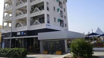 Mặt tiền nơi lưu trú