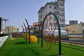 Children's play area - outdoor - Alora Apartments (Larnaca)