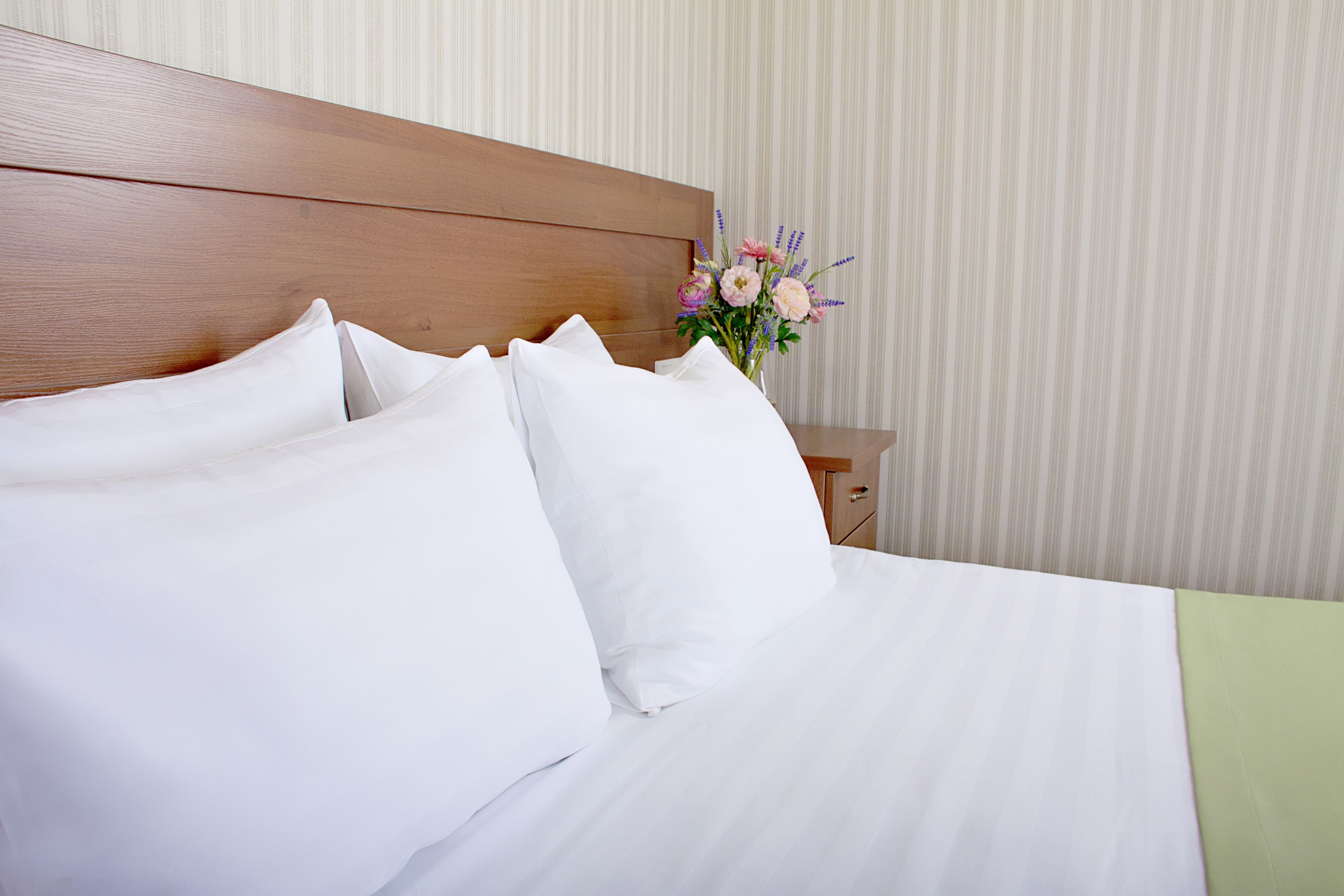 Kahden hengen huone (yksi tai kaksi sänkyä) (Attic) | Pillowtop-patjalliset sängyt, minibaari, työpöytä, ilmaiset vauvansängyt