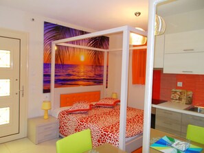 Studio | Minibar, desk, soundproofing, iron/ironing board - All Saints Villas (Igoumenitsa)