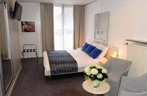 Double Room | Minibar, desk, iron/ironing board, free WiFi - Hotel Vijfwegen (Roeselare)