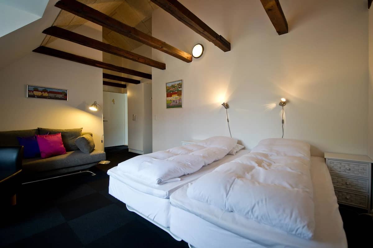 1 bedroom, free wifi, bed sheets