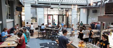 بار (في المنشاة)