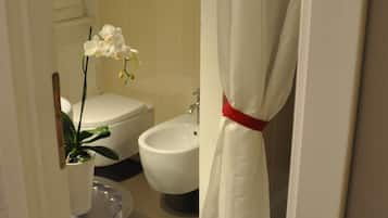 Doppia Superior | Bagno | Doccia, set di cortesia gratuito, asciugacapelli, asciugamani