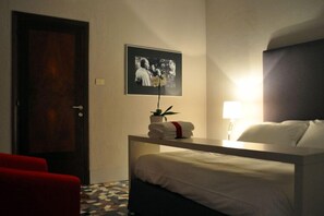 1 Schlafzimmer, laptopgeeigneter Arbeitsplatz, Bügeleisen/Bügelbrett