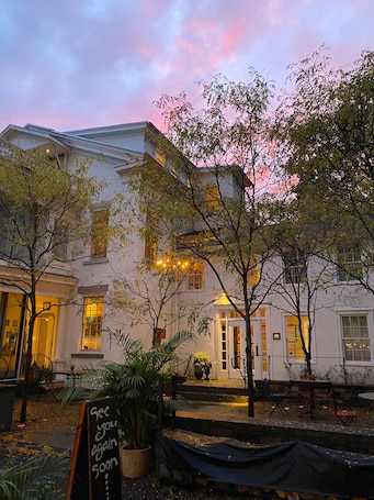 Exterior. Argos Inn