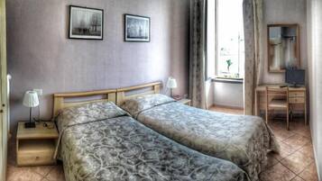 Bureau, lits pliants/supplémentaires, Wi-Fi gratuit, draps fournis