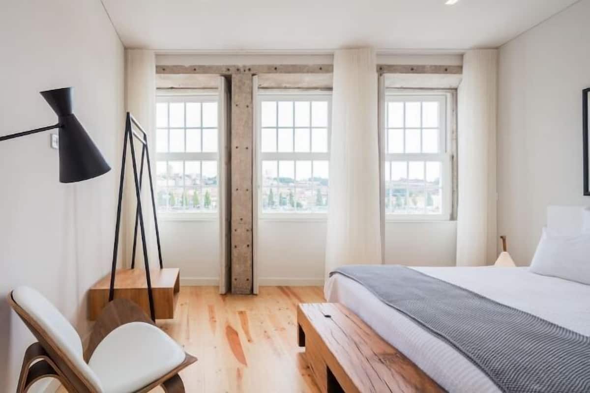 Minibar, coffres-forts dans les chambres, bureau, chambres insonorisées
