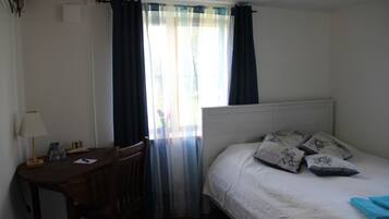 LÀgenhet - 2 sovrum | Skrivbord, strykjÀrn/strykbrÀda och gratis wi-fi