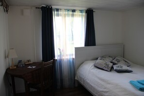 Căn hộ, 2 phòng ngủ | Bàn, bàn ủi/dụng cụ ủi quần áo, truy cập Internet không dây miễn phí 