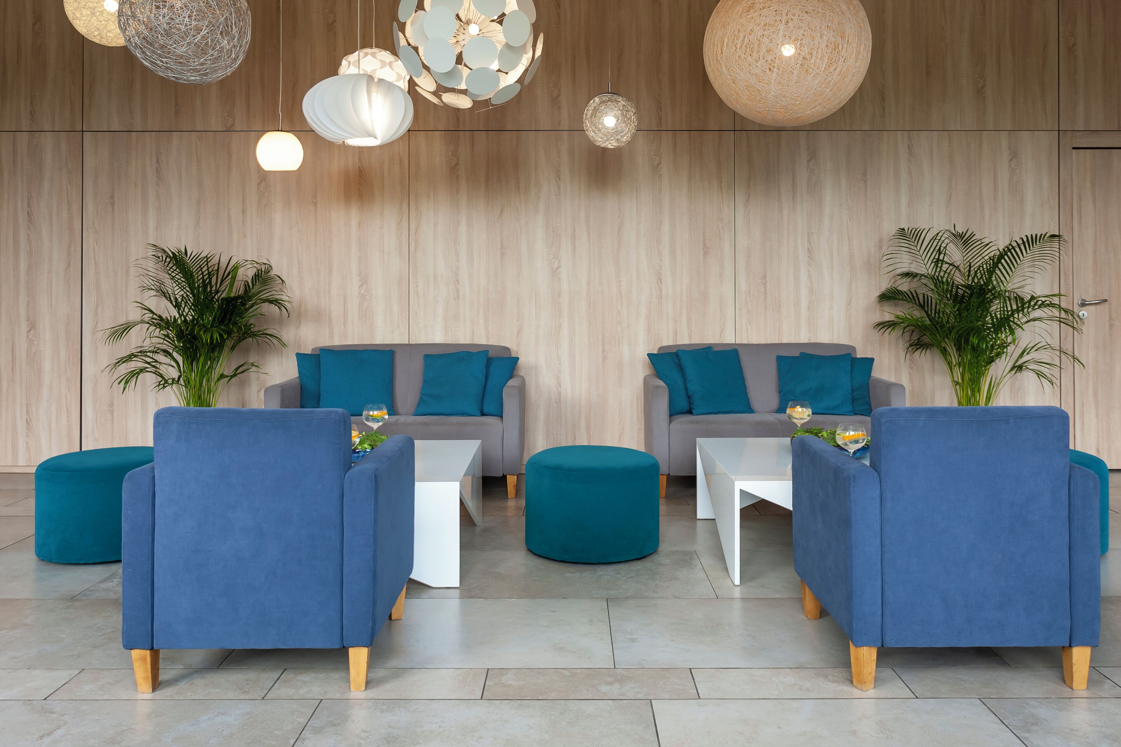 Frokost, lunsj og middag serveres, moderne europeiske retter 