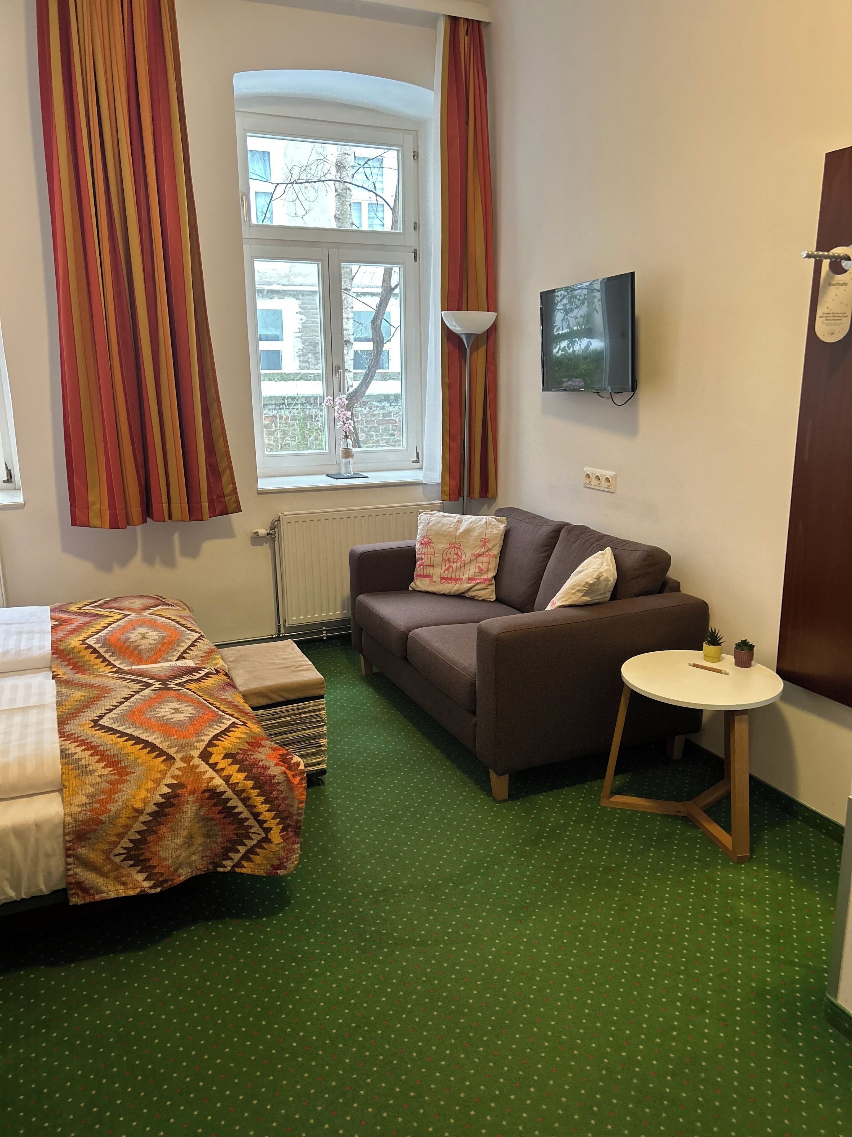 Photo - Pension Stadthalle