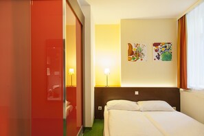 Hypo-allergenic bedding, blackout curtains, free WiFi, bed sheets - Pension Stadthalle (Vienna)