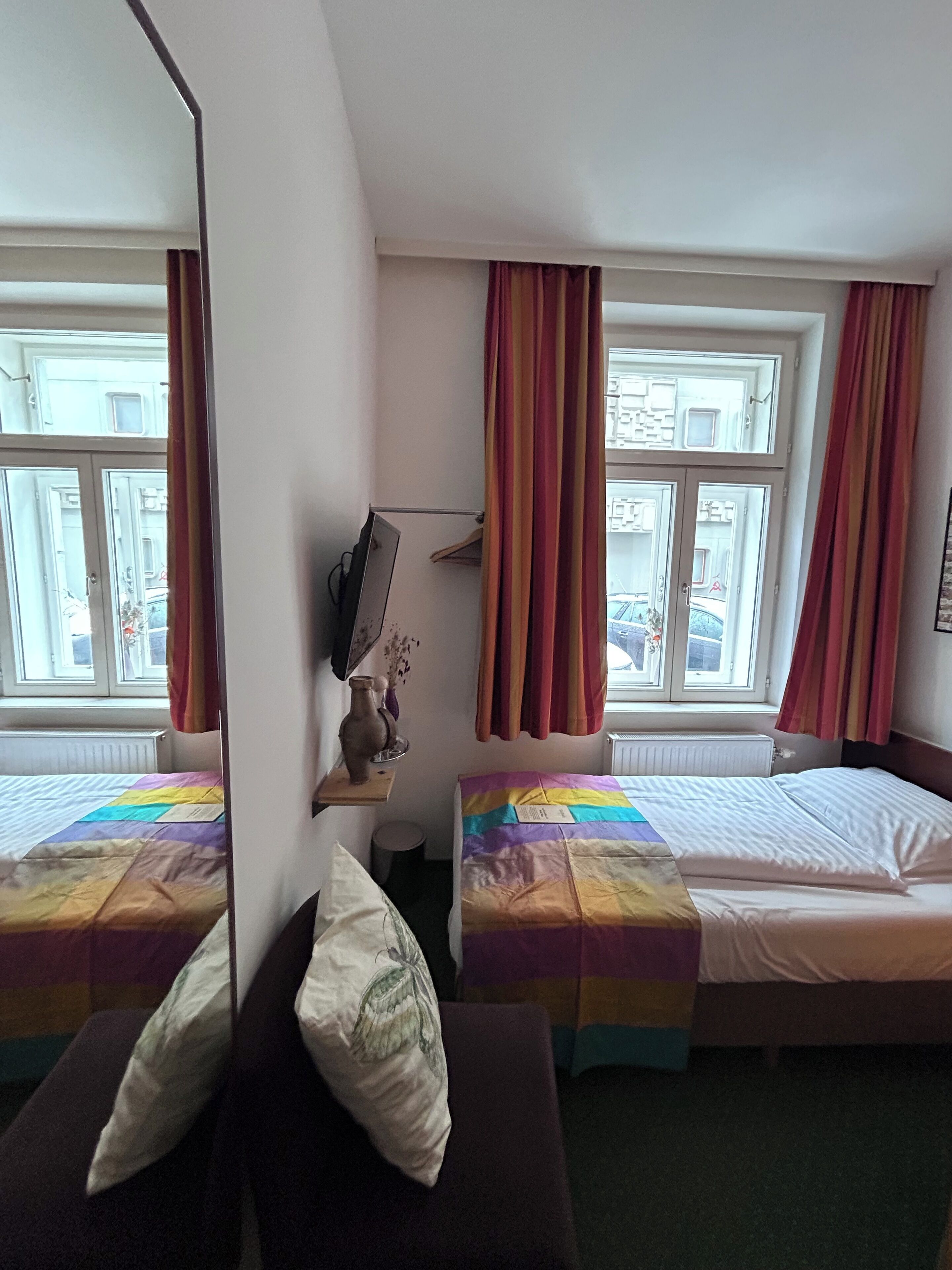 Enkelrum | Allergitestade sängkläder, mörkläggningsgardiner och gratis wi-fi