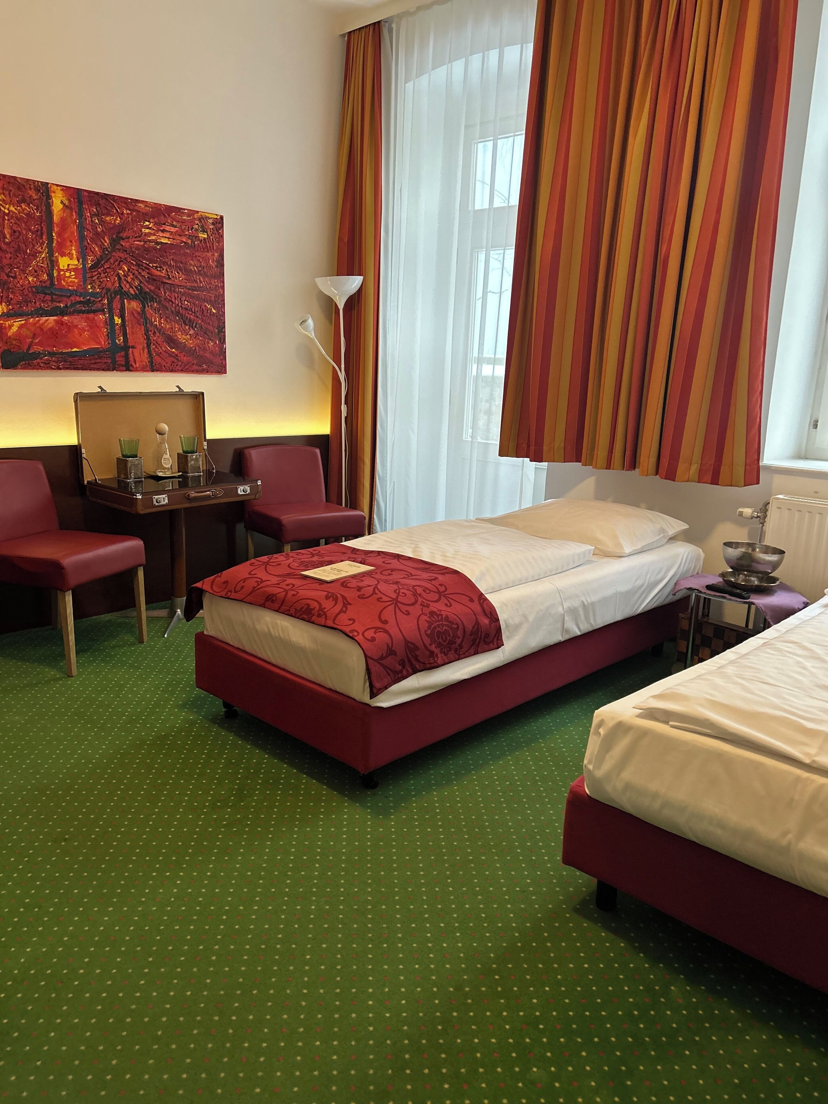 Doppel- oder Zweibettzimmer | Allergikerbettwaren, Verdunkelungsvorhänge, kostenloses WLAN, Bettwäsche