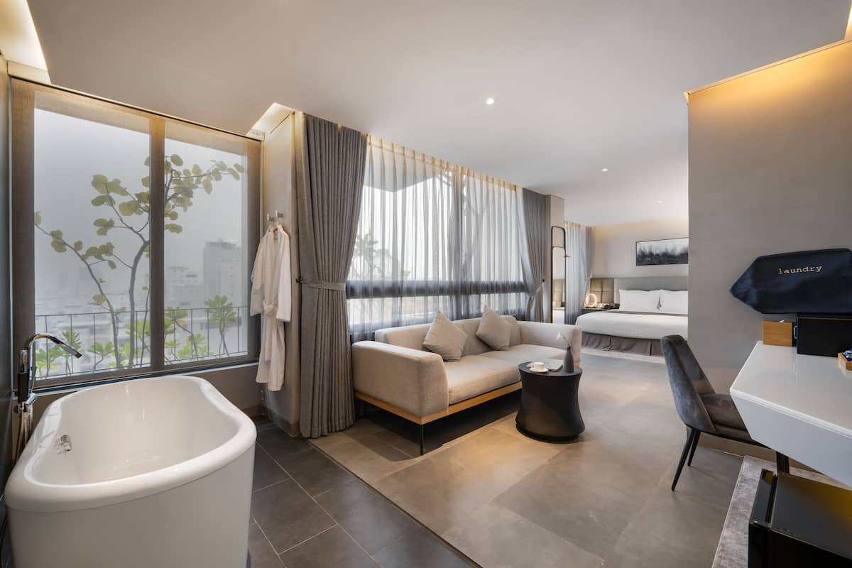 Signature Suite