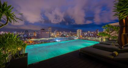 LEGEND Boutique Hotel