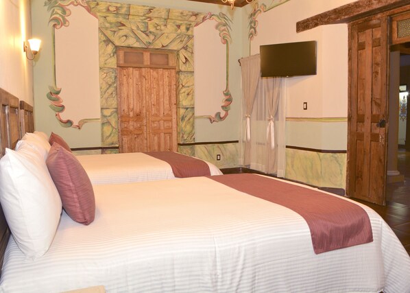 Iron/ironing board, rollaway beds, free WiFi