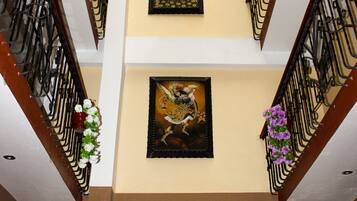 32-inch LED TV with cable channels, TV