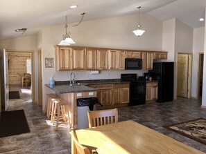 Family Cabin, 2 Bedrooms, Lake View
