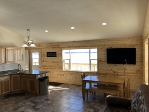 Familien-Ferienhütte, 3 Schlafzimmer, Seeblick | Kostenloses WLAN, Bettwäsche