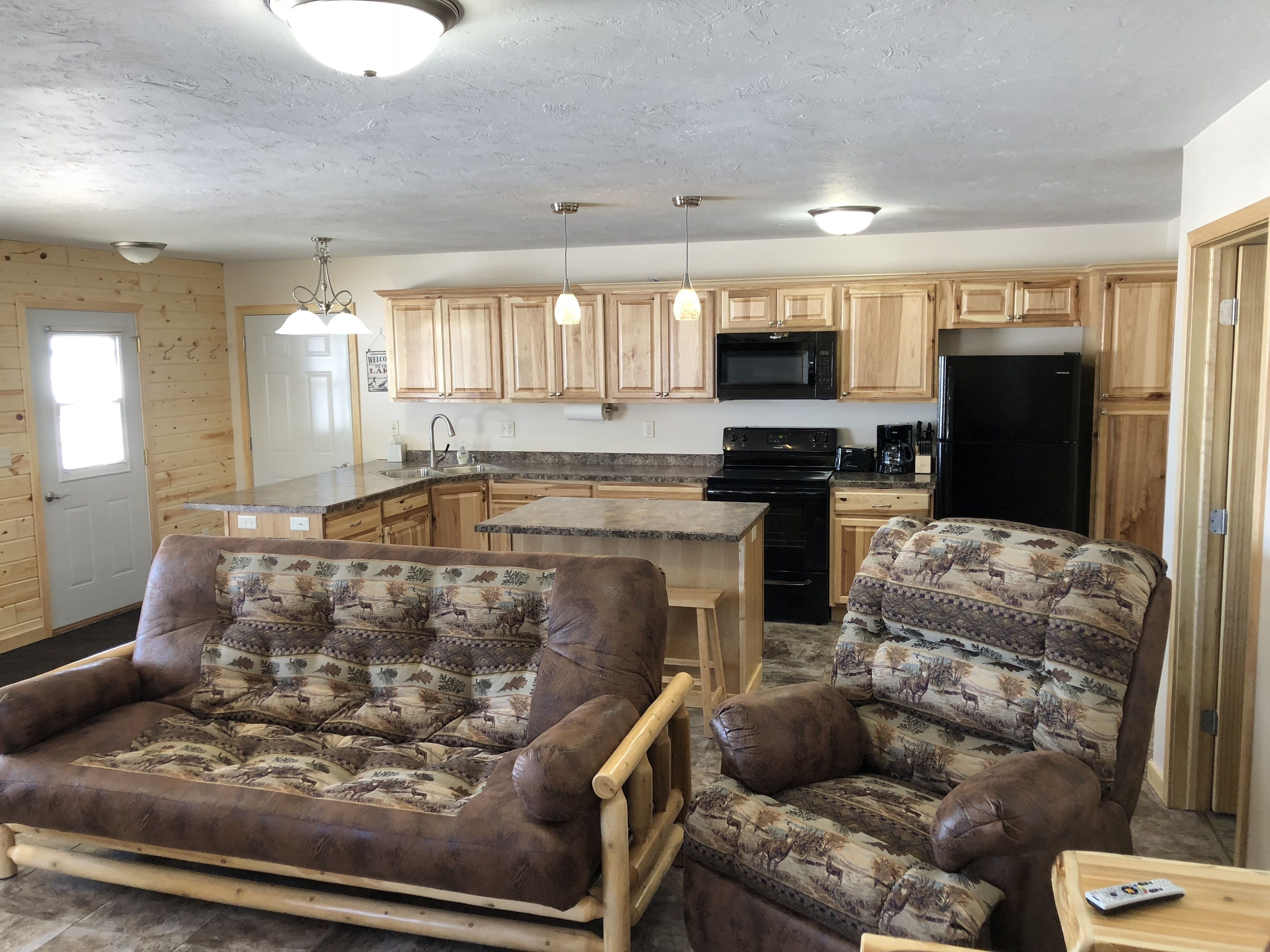 Family Cabin, 1 Bedroom, Accessible, Lake View | Free WiFi, bed sheets