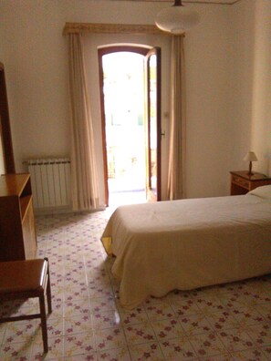 Standard Single Room, 1 Bedroom, Private Bathroom, Mountain View | 1 bedroom, premium bedding, blackout curtains, free WiFi