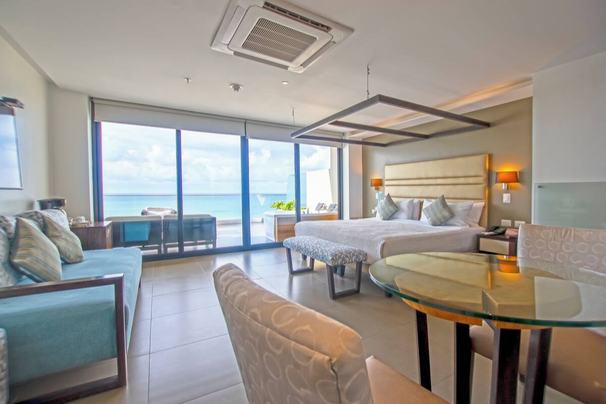 Suite Premium, 1 cama King size, vista al mar con jacuzzi privado | 高档床上用品、迷你吧、客房内保险箱、办公桌