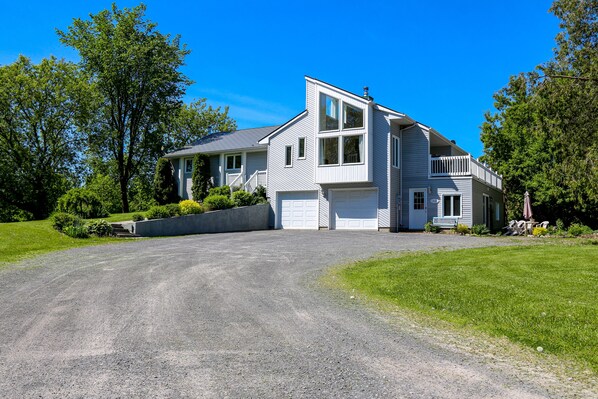 Property grounds - Cedar Drive Inn (North Stormont)